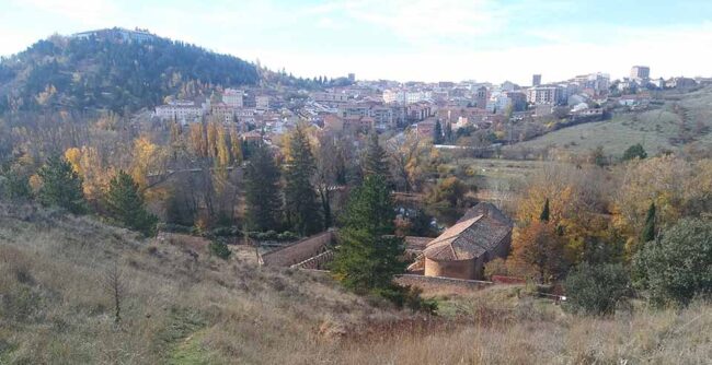 Vista panorámica de San Juan de Duero desde el monte de las Ánimas.
